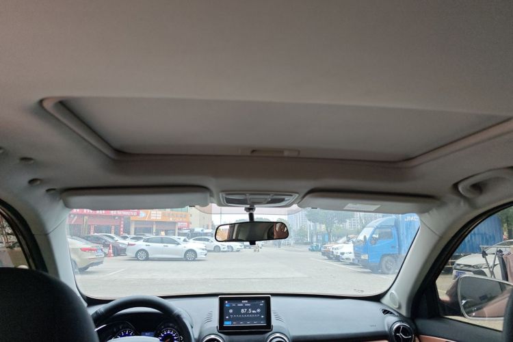 北京汽车 绅宝X35 2016款 1.5L 手动精英版中控内饰22