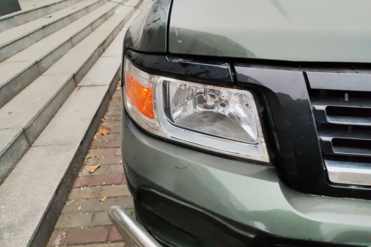 猎豹汽车 猎豹Q6 2015款 2.4L 手动两驱精英型车身外观8