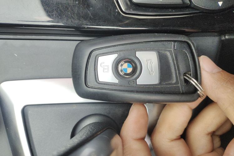 宝马3系 2017款 320Li 时尚型中控内饰11