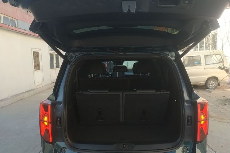 广汽传祺 传祺GS8 2022款 领航系列 2.0TGDI 两驱豪华智联版（七座）机舱底盘23