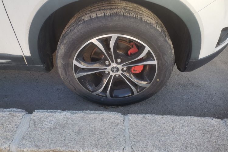 一汽 森雅R7 2017款 1.6L 自动智能型车身外观10