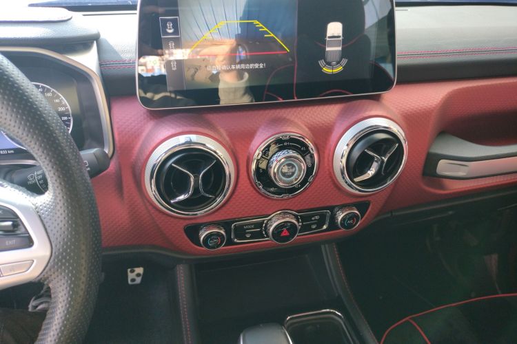 北京越野 北京BJ40 2019款 改款 2.0T 自动四驱城市猎人版尊享型 国V局部细节16