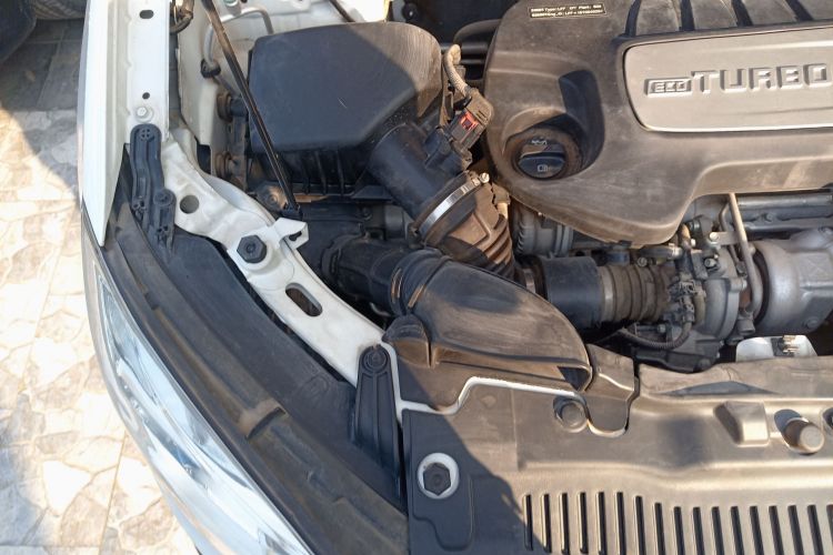 别克 昂科拉 2015款 1.4T 自动两驱都市精英型机舱底盘25