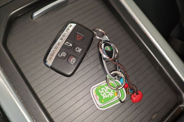 路虎 揽胜极光 2015款 2.0T 五门智耀版中控内饰7001