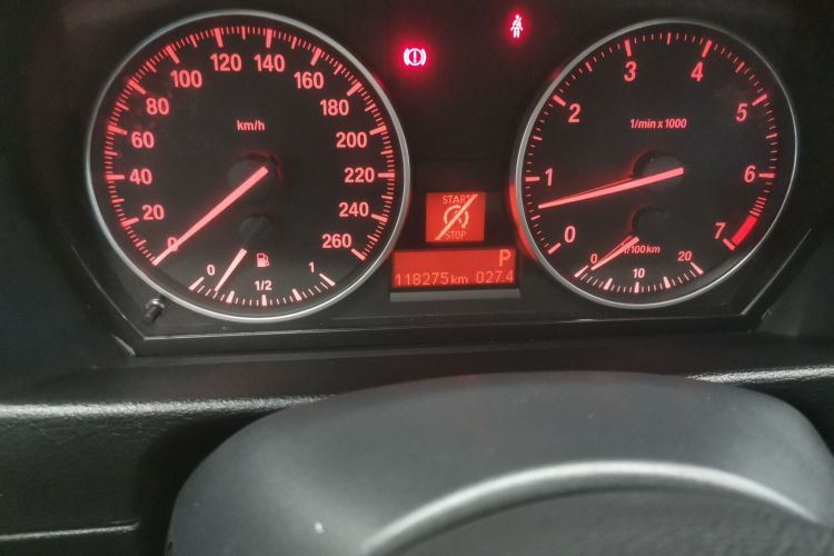 宝马X1 2014款 sDrive18i 时尚型中控内饰15