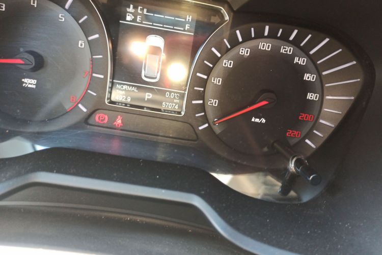 广汽传祺 传祺GS4 2017款 235T 自动两驱豪华智联版中控内饰15