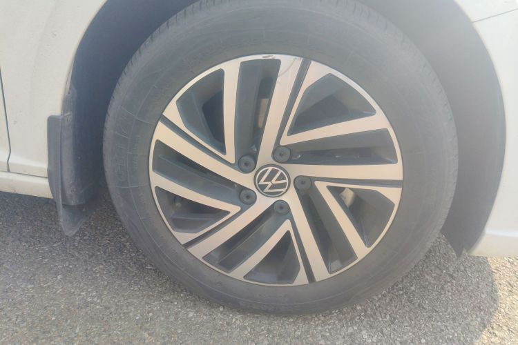 大众 朗逸 2023款 1.5L 自动五百万版车身外观10