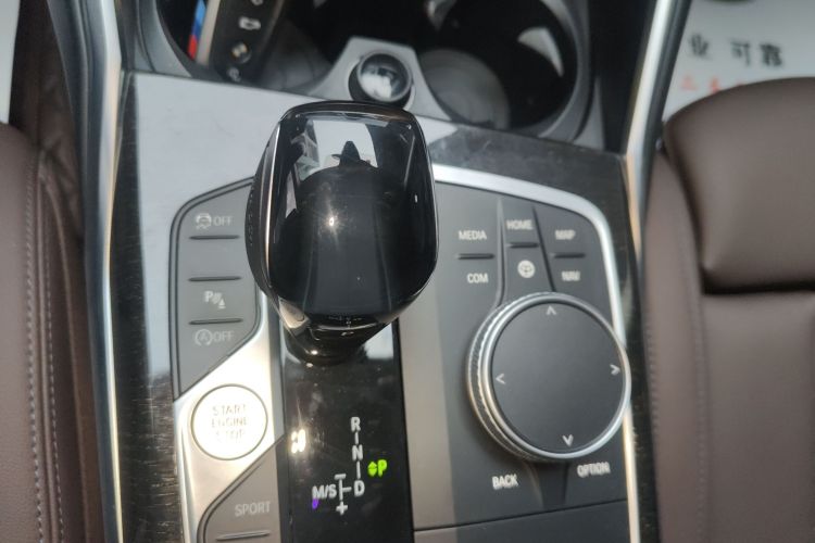 宝马3系 2021款 改款 325Li M运动套装中控内饰18