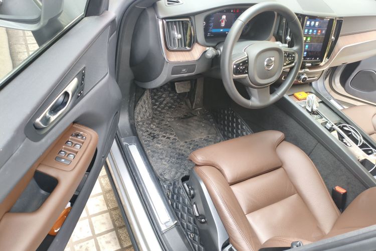 沃尔沃XC60 2023款 B5 四驱智远豪华版中控内饰20