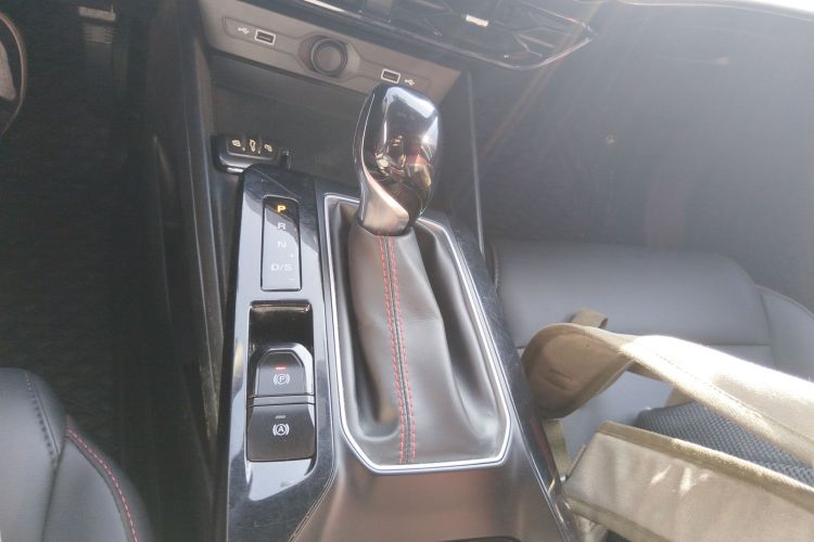 名爵 MG5 2022款 180DVVT CVT青春豪华版中控内饰18