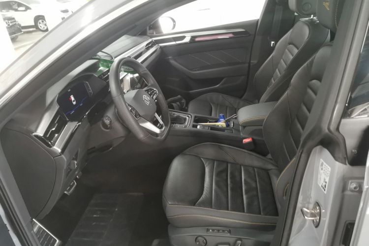 一汽-大众CC 2024款 380TSI 夺目版中控内饰19