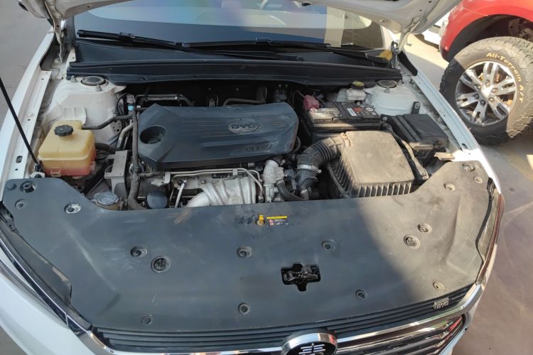 比亚迪 秦Pro 2020款 超越版 1.5TI 自动旗舰型局部细节24