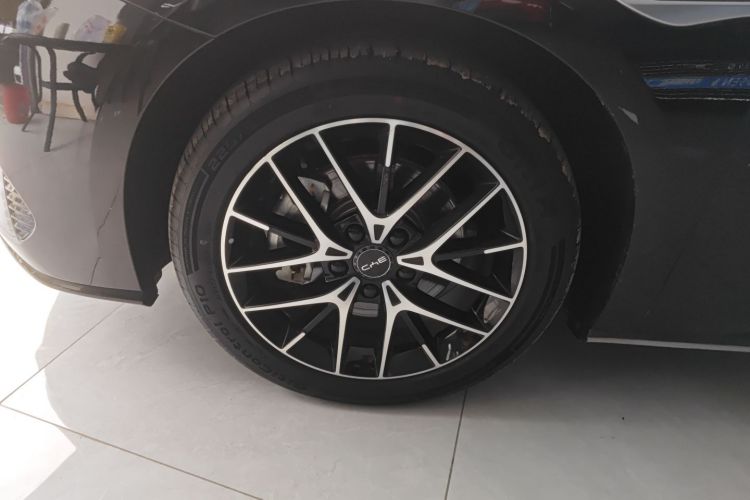 比亚迪 海豹 2023款 DM-i 1.5T 121km 尊荣型车身外观35