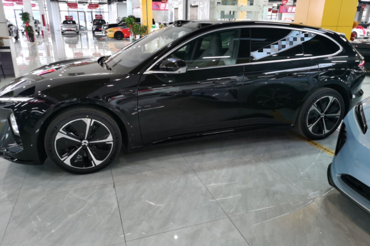 蔚来ET5T 2025款 75kWh Touring车身外观4