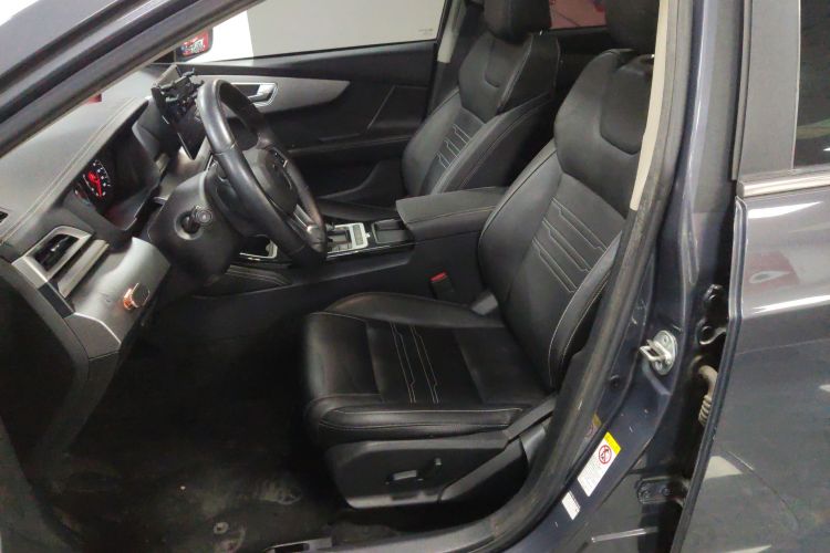 比亚迪 秦新能源 2019款 高续航版 尊贵型中控内饰19