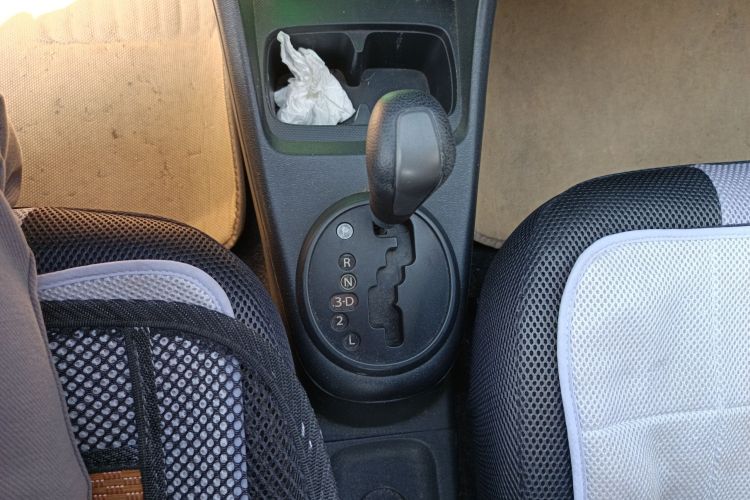 铃木 奥拓 2013款 1.0L 自动豪华型中控内饰18