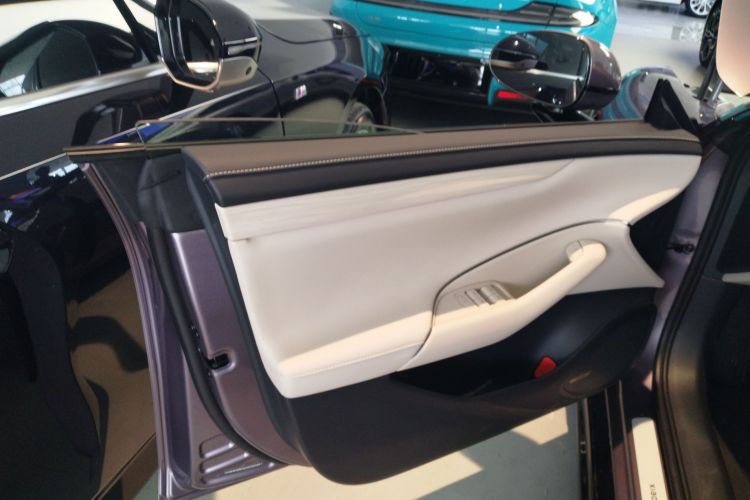 小米汽车 小米SU7 2024款 后驱长续航智驾版中控内饰7007