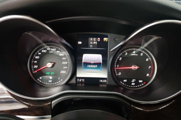 奔驰V级 2016款 V 260 L 尊贵加长版中控内饰14