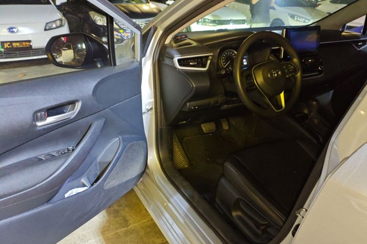 丰田 卡罗拉 2021款 1.2T S-CVT 精英版中控内饰7003