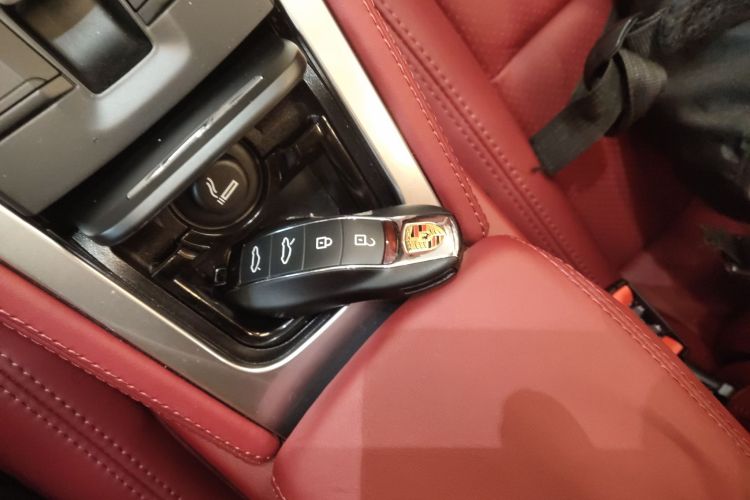 保时捷718 2022款 Boxster 2.0T中控内饰7001