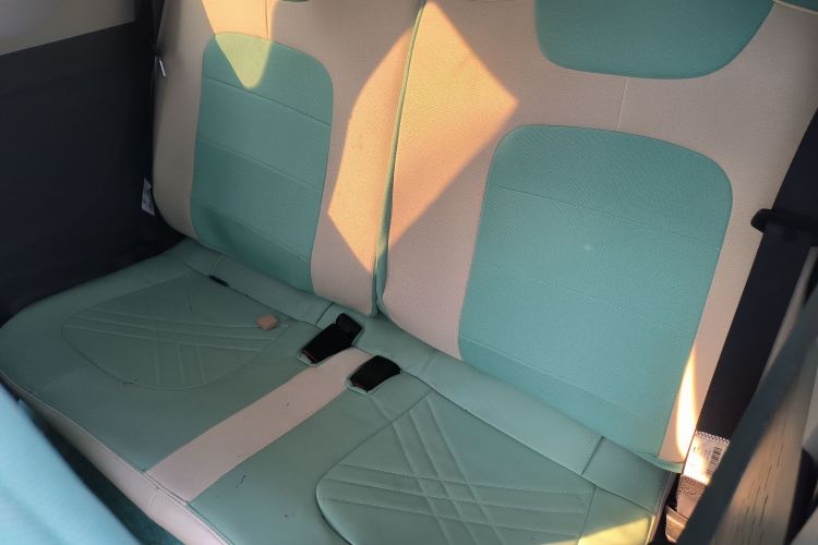 五菱汽车 宏光MINIEV 2022款 马卡龙时尚款 磷酸铁锂中控内饰7004