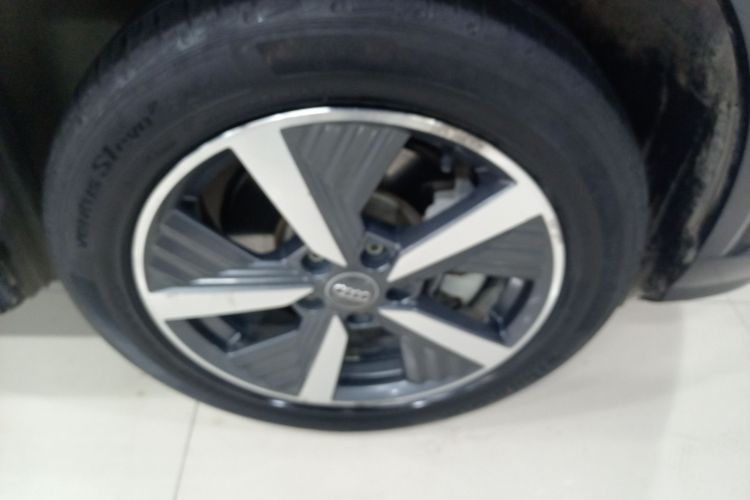 奥迪Q2L e-tron 2019款 Q2L e-tron 纯电智酷型车身外观10