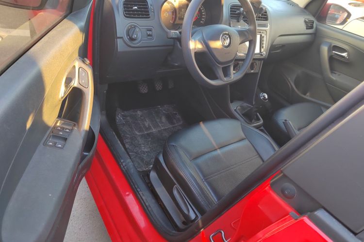 大众 Polo 2016款 1.4L 手动风尚型中控内饰20