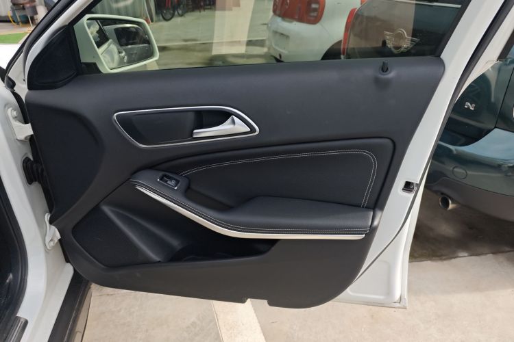 奔驰GLA 2017款 GLA 200 时尚型中控内饰7005