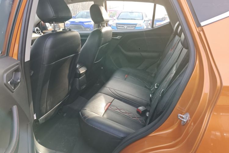 东南DX3 2018款 1.5L 手动尊贵型中控内饰21