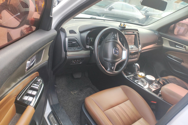 长安CS95 2017款 2.0T 两驱智途版中控内饰20