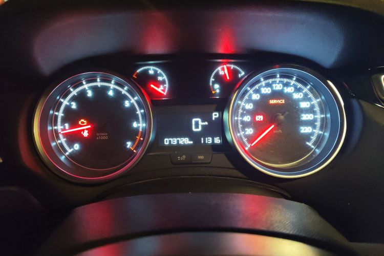 标致408 2015款 1.2T 自动豪华版局部细节14