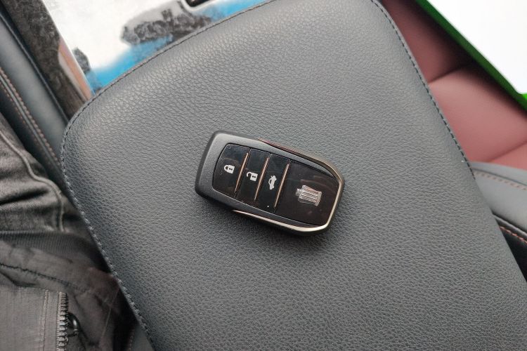 丰田 皇冠 2018款 2.0T 运动版中控内饰11