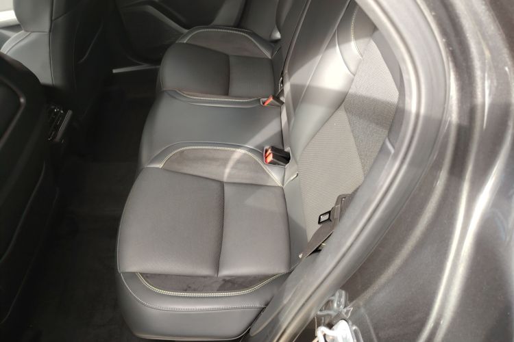 领克03 2025款 1.5TD DCT冠军版Pro中控内饰7004