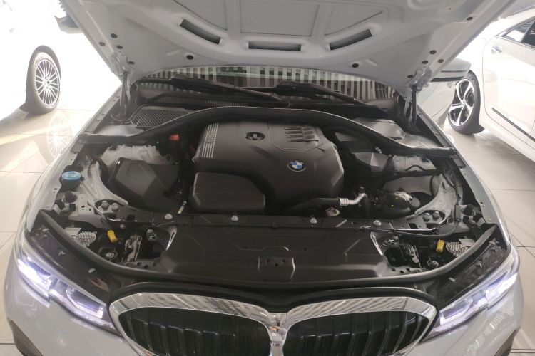 宝马3系 2022款 320Li M运动套装机舱底盘24