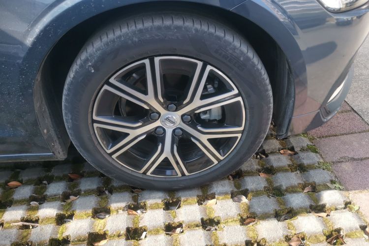 沃尔沃S60 2023款 B4 智逸豪华版车身外观6007