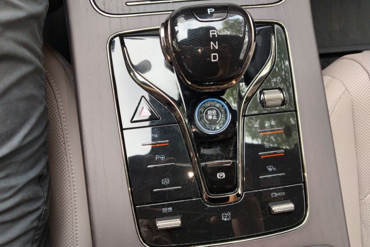 比亚迪 汉 2025款 EV 701KM激光雷达智驾型局部细节18