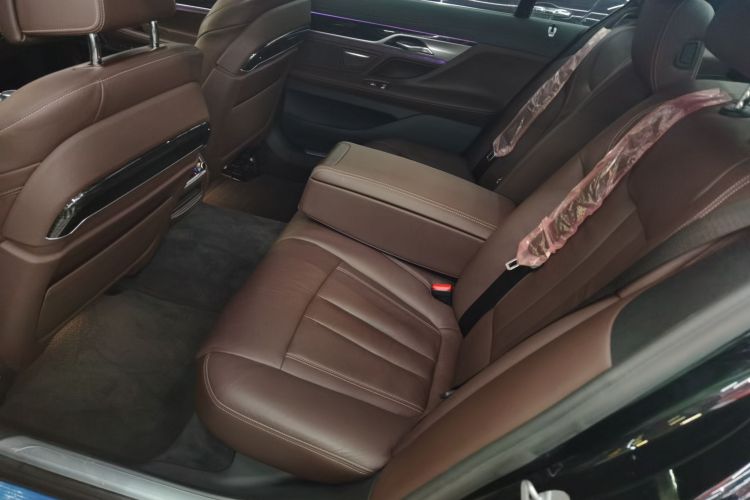 宝马7系 2018款 730Li 领先型 M运动套装中控内饰7004