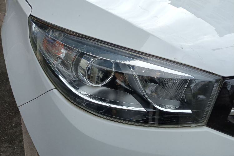 奇瑞 瑞虎3 2016款 1.6L 手动智尚版车身外观8