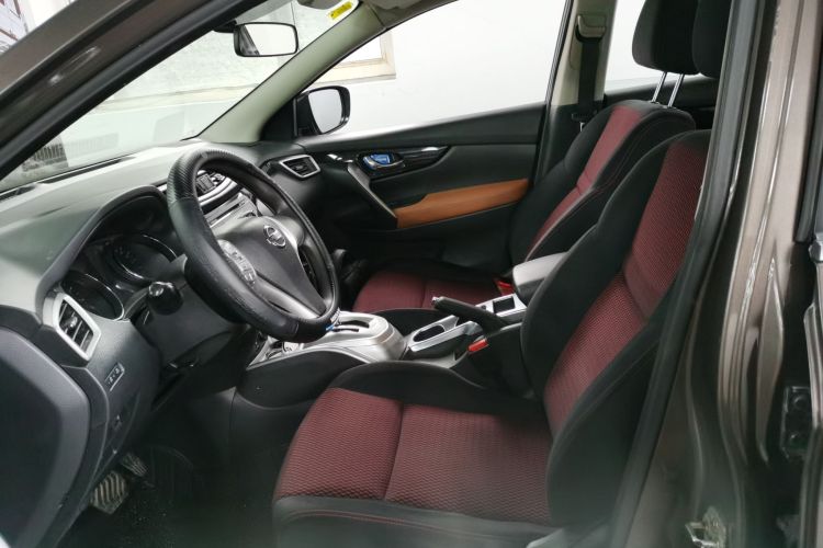 日产 逍客 2016款 2.0L CVT精英版中控内饰19