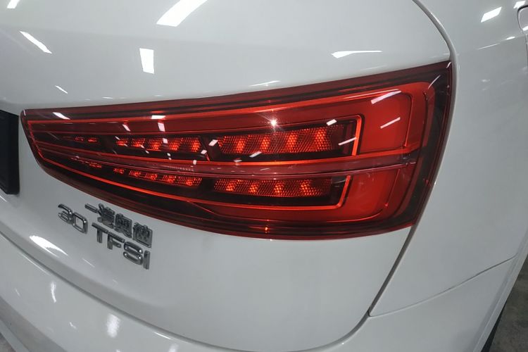 奥迪Q3 2018款 30周年年型 30 TFSI 时尚型车身外观9