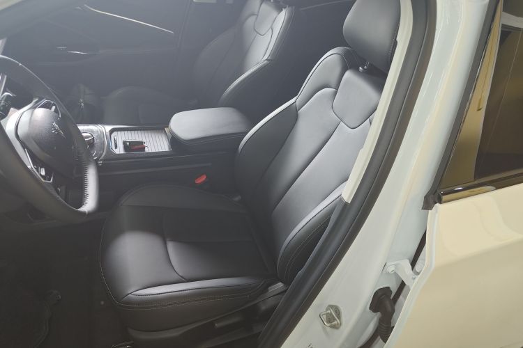 哪吒汽车 2023款 哪吒U-Ⅱ 挑战版 500 U秀 磷酸铁锂局部细节19