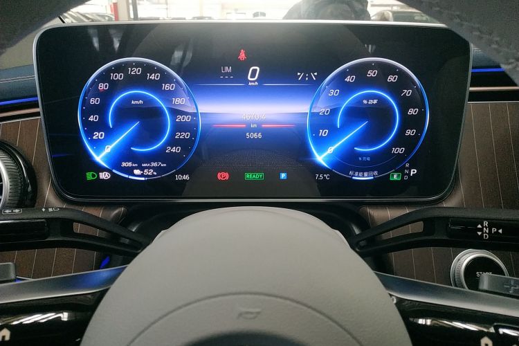 奔驰EQE 2025款 500 4MATIC 先锋版中控内饰14