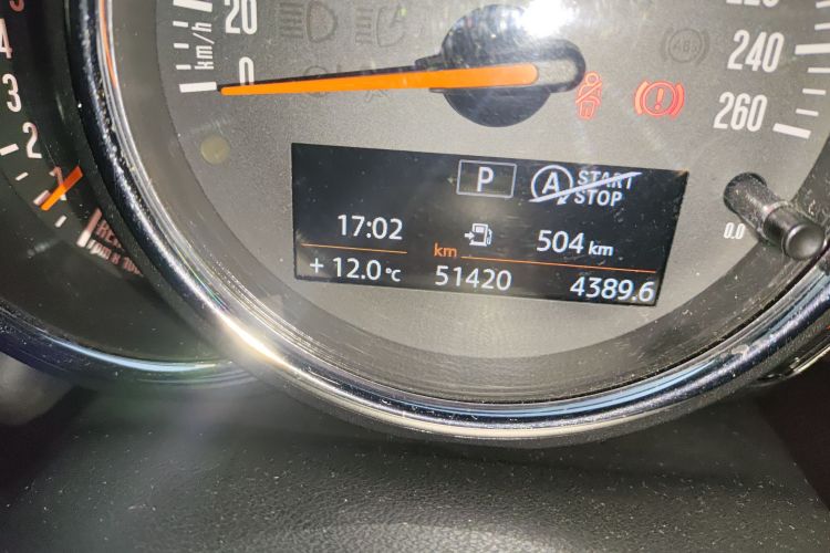 MINI 2022款 1.5T ONE 五门版PLUS中控内饰15