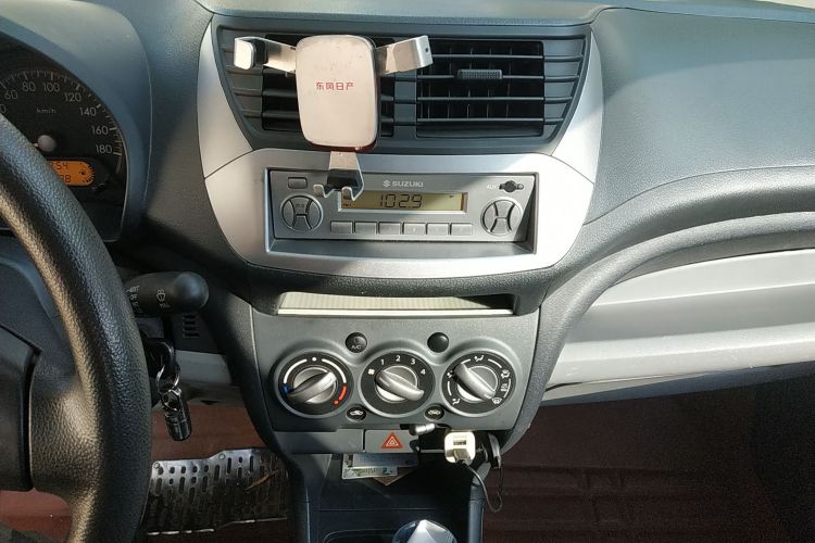 铃木 奥拓 2013款 改款 1.0L 手动舒适型中控内饰16