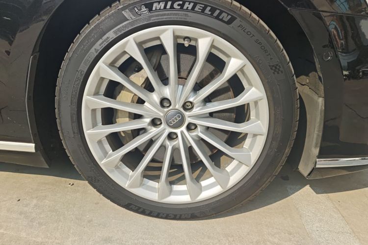 奥迪A8 2018款 A8L 55 TFSI quattro投放版精英型车身外观10