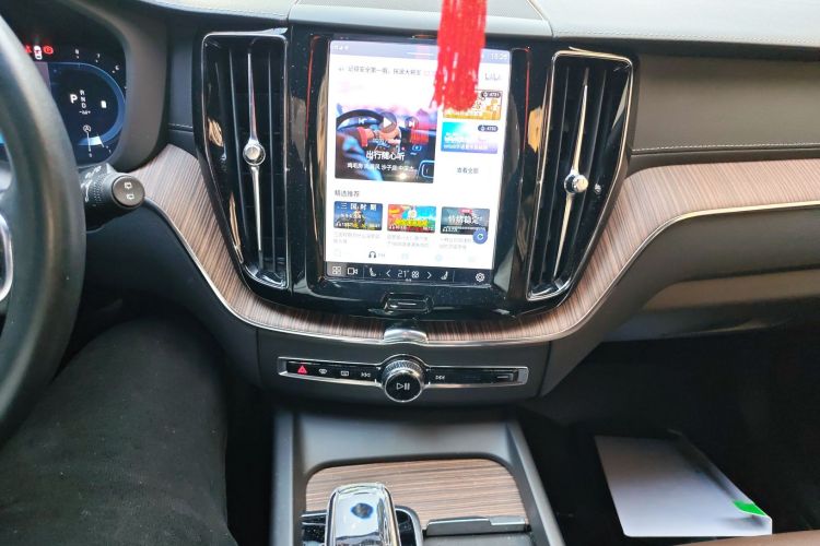 沃尔沃XC60 2022款 B5 四驱智远豪华版中控内饰16