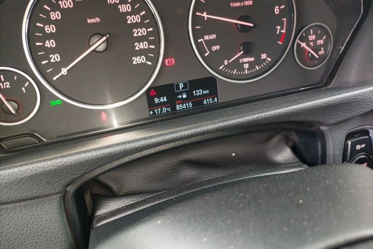 宝马3系 2013款 320Li 时尚型中控内饰15