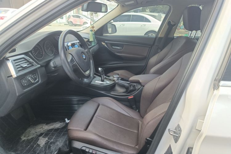 宝马3系 2019款 320Li 时尚型中控内饰19