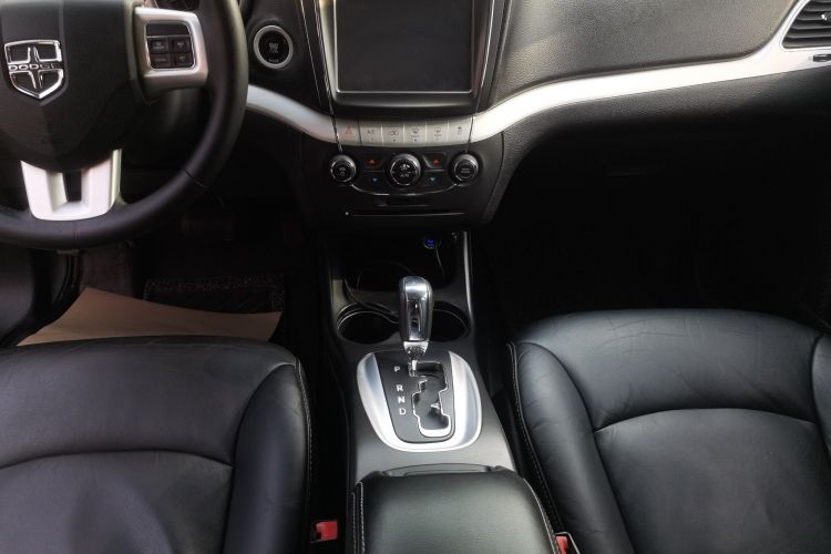 道奇 酷威 2015款 2.0TD 四驱尊尚版局部细节18