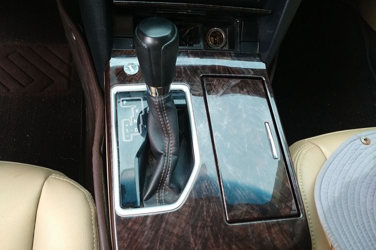 丰田 凯美瑞 2016款 2.0E 十周年纪念精英版局部细节18